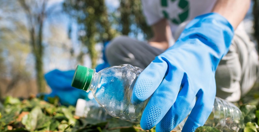 Issuing of the Occupational health and safty manual , for works in the recycling sector (2017) 