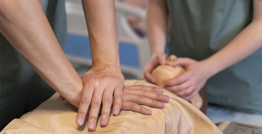 First Aid Training for workers in industrial sectors (2010)