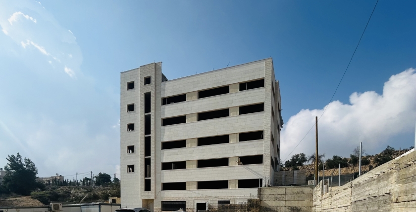 البدء في تشطيب المستشفى 